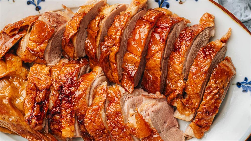 Cantonese-Style Chinese Roast Duck with Crispy Skin.png