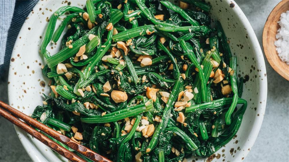 Chinese Spinach Salad with Crispy Peanuts.png