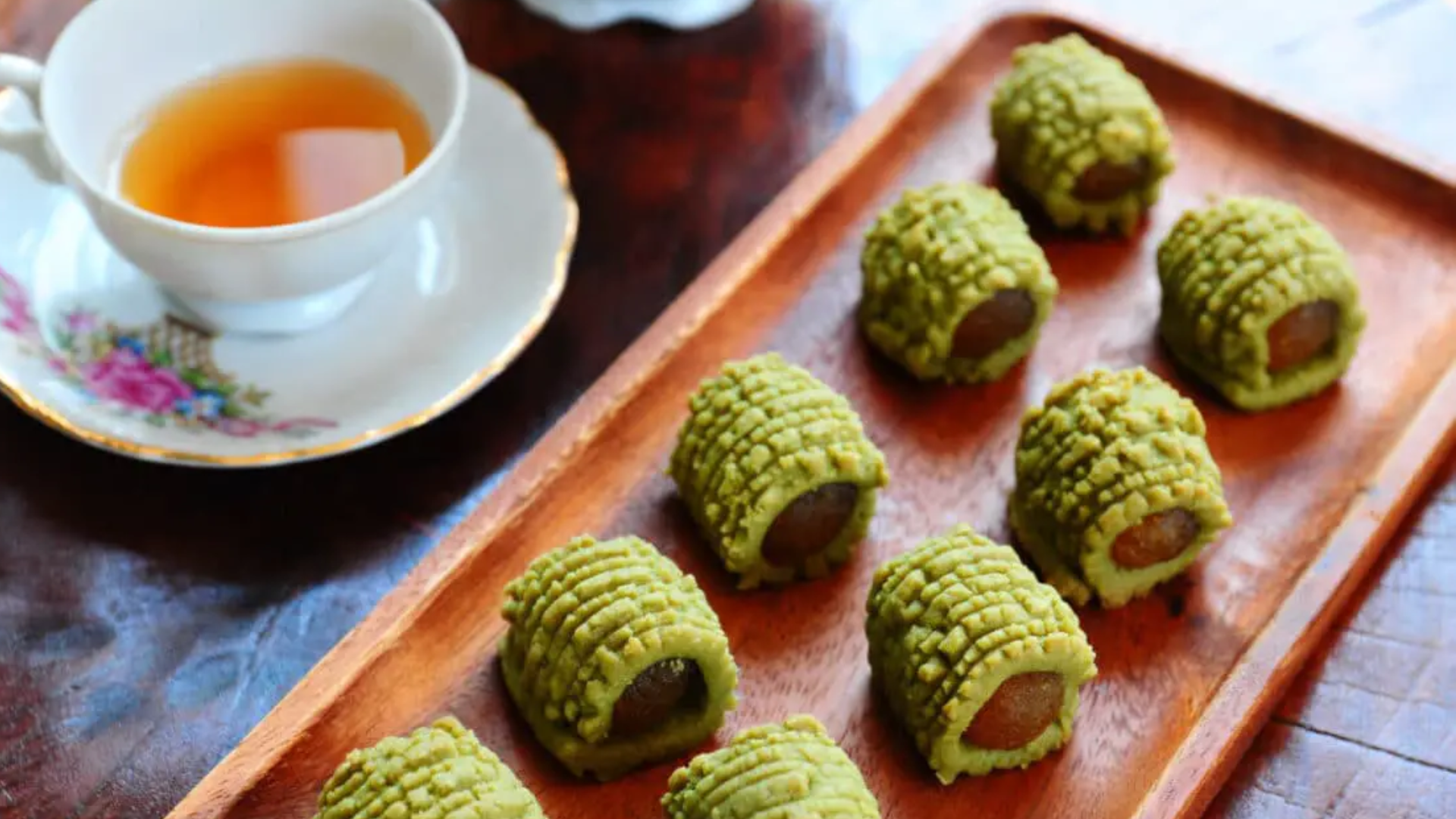 Green Tea Rolled Pineapple Tarts 绿茶黄梨酥卷.png