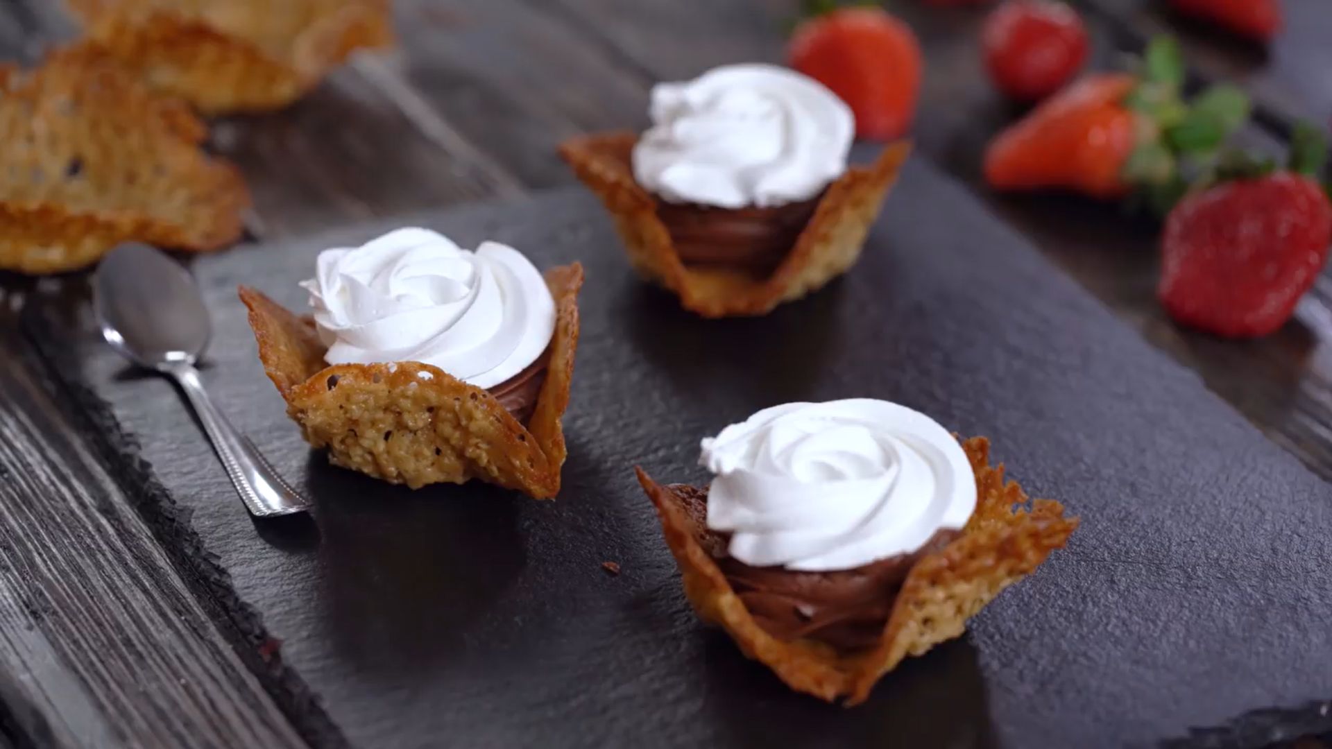 Oatmeal Lace Cookie Cups.jpg