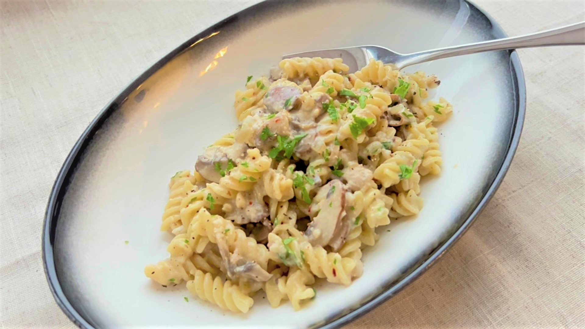 _Yuna_Mushroom Cream Pasta_compress_Moment.jpg